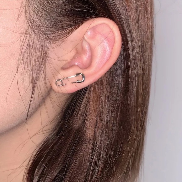 New 925 Sterling Silver Heart Safety Pin Stud Earrings set - Picture 3 of 5